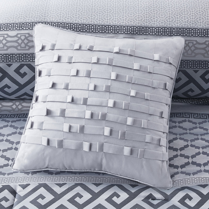Édredon grand bleu marine 7 pièces - géométrique avec taies décoratives, coussins décoratifs et pièces de jupe de lit comprenant un édredon, des coussins et une chambre de luxe