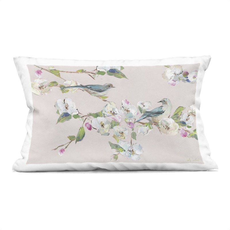 Coussin décoratif à imprimé floral Soft Spring Blossoms & Birds par Sally Swatland