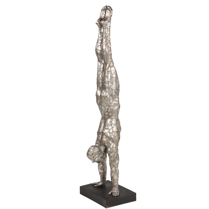 Delma People Statue