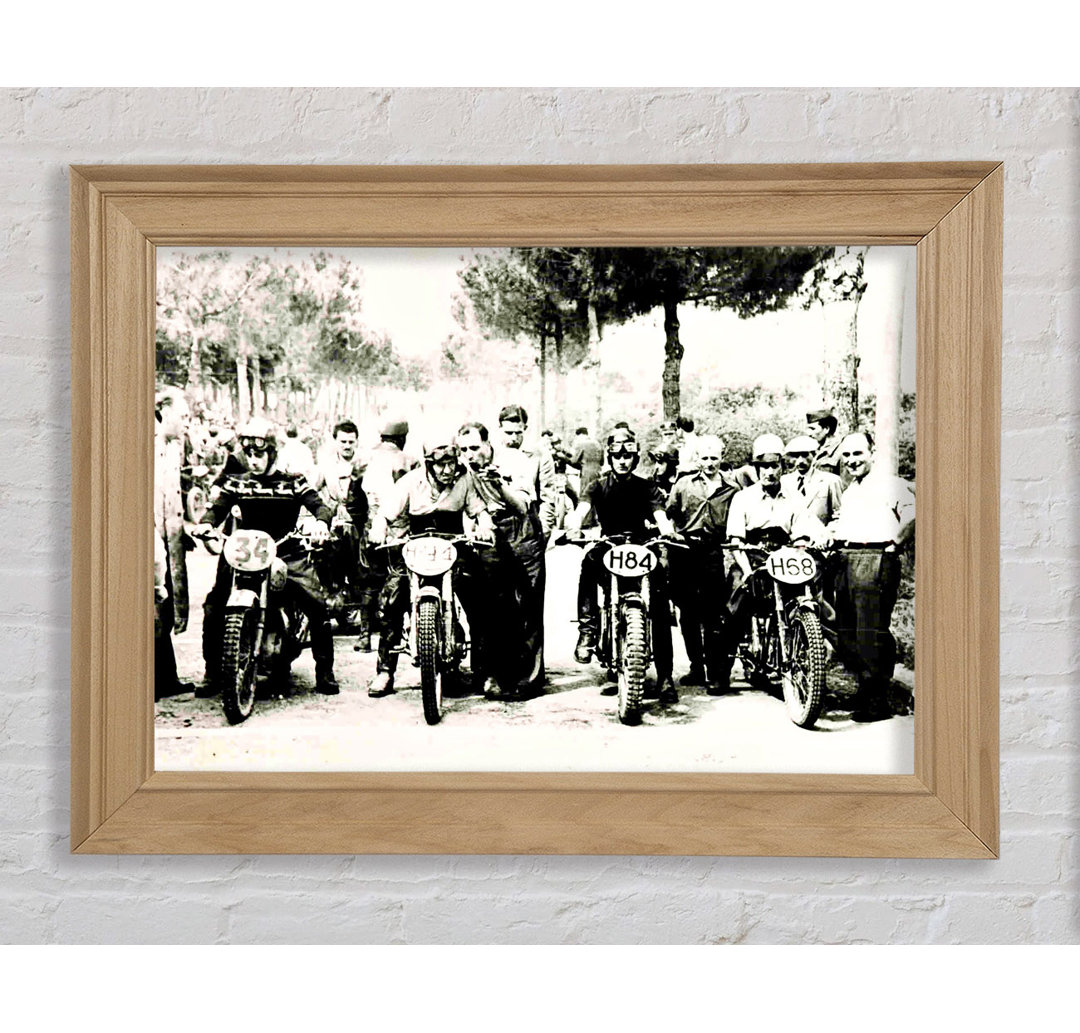 Vintage Motorcross Before the Gun - Einzelner Bilderrahmen Kunstdrucke