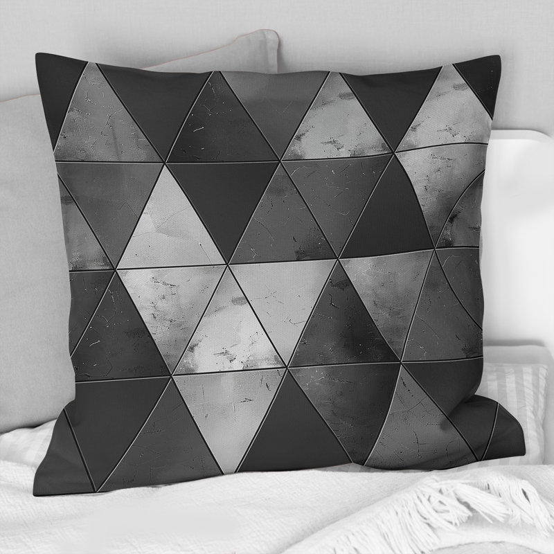 Coussin décoratif moderne noir à motif losange II, H 18 po x l 18 po