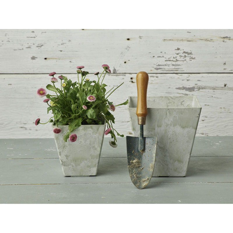 Pot à fleurs en résine Oslo, H 9,75 po x l 10 po x P 10 po, Menthe