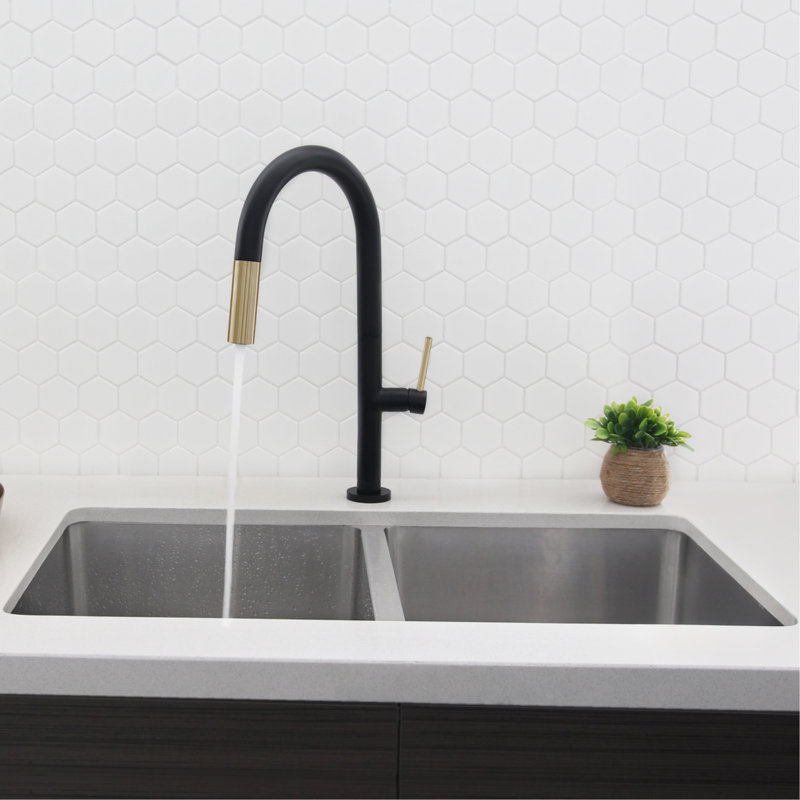 Catania Modern Single Handle Kitchen Faucet, Noir mat / Or