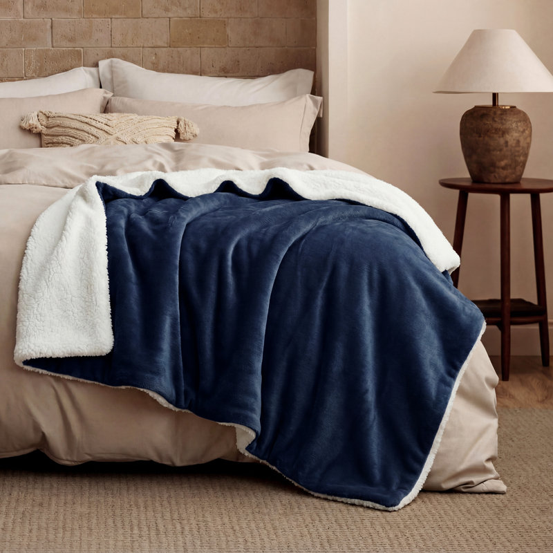 Couverture polaire sherpa douce et moelleuse BedBedsure GentleSoft, épaisse et confortable pour l'hiver et l'automne, idéale pour le canapé et le lit.