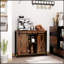 Buffet industriel avec portes de grange coulissantes et tablettes réglables, brun rustique industriel