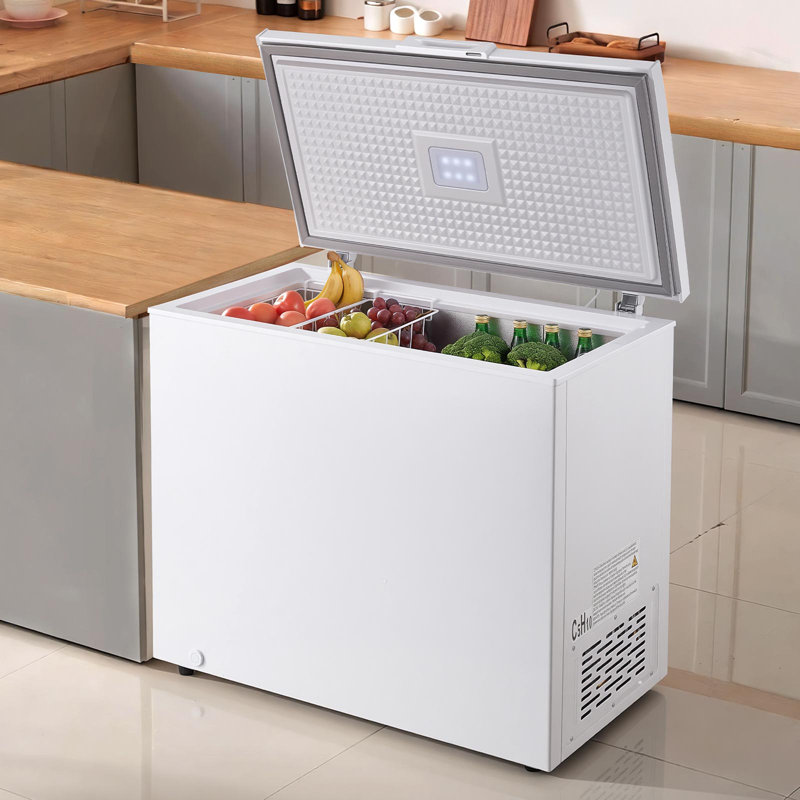 Chest Freezer, 6.7 Cu.ft Compact Deep Freezer, Free Standing Top Open Door Chest Freezers with 2 Removable Baskets & Adjustable Thermostat - Energy Saving, Low Noise & Garage Ready, White
