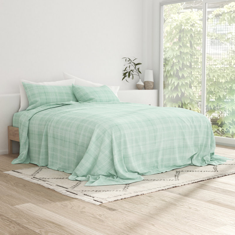 Forest Green Queen Microfiber Sheet Set with Thatch Print