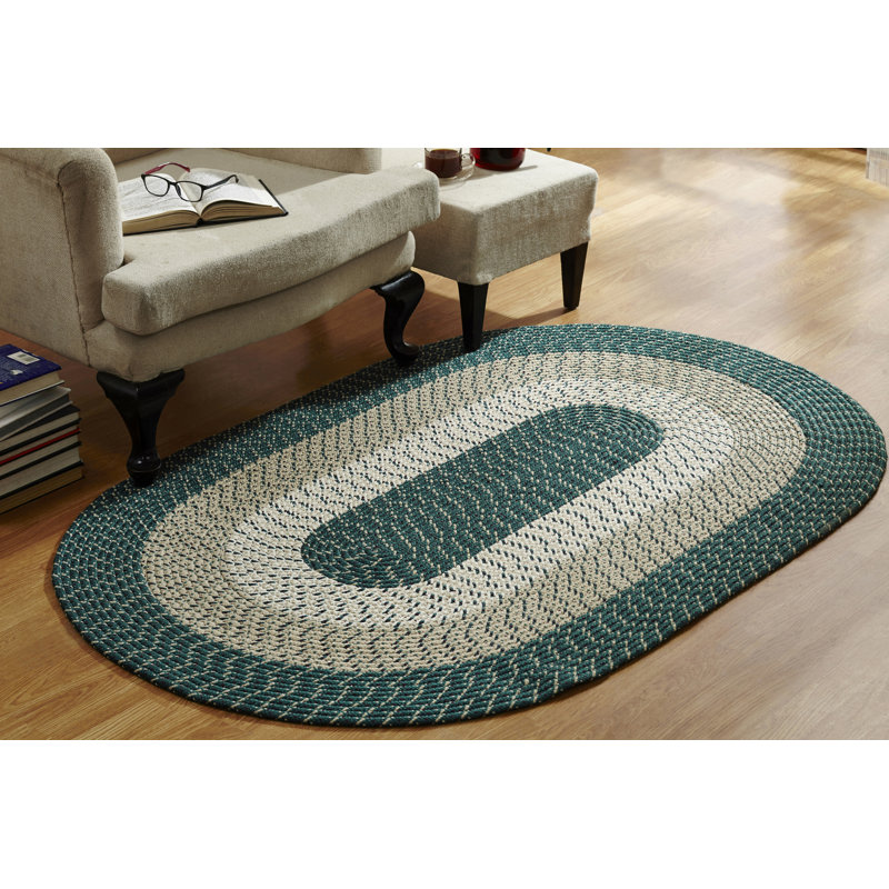 Tapis tressé à la machine McClure Harbert, Ovale 1 pi 8 po x 2 pi 6 po