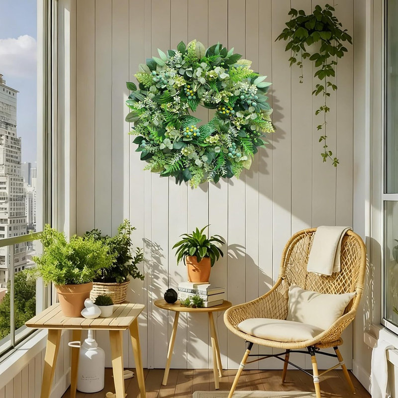 Couronne de verdure eucalyptus - vert - couronne artificielle avec baies pour porte d'entrée, intérieur / extérieur, décoration de maison de campagne toutes saisons