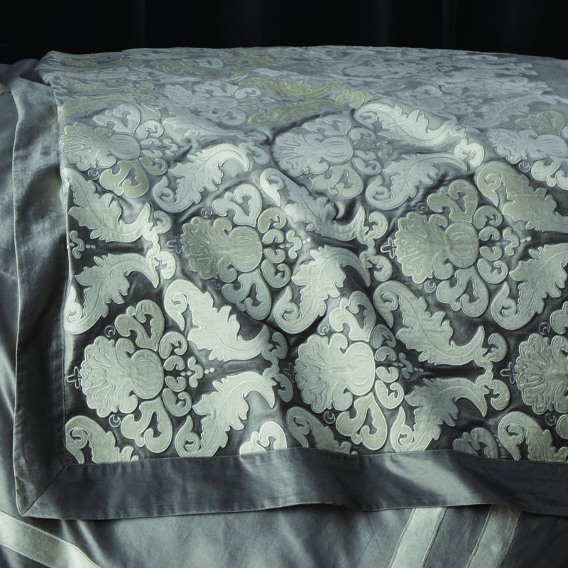 Versailles Throw Blanket, Silver/Ivory