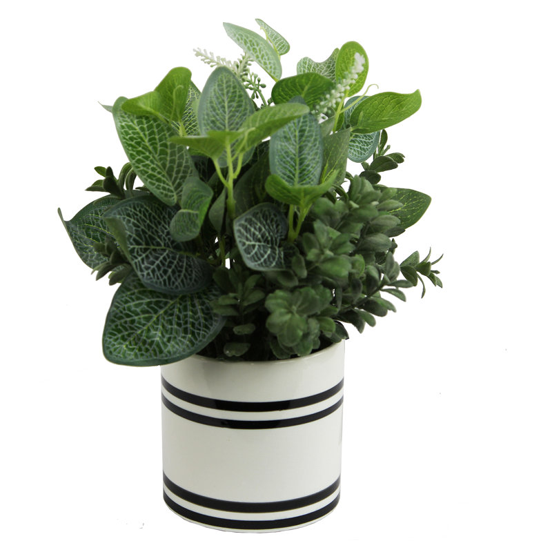 Pièce maîtresse en pot en pot de jardin artificiel