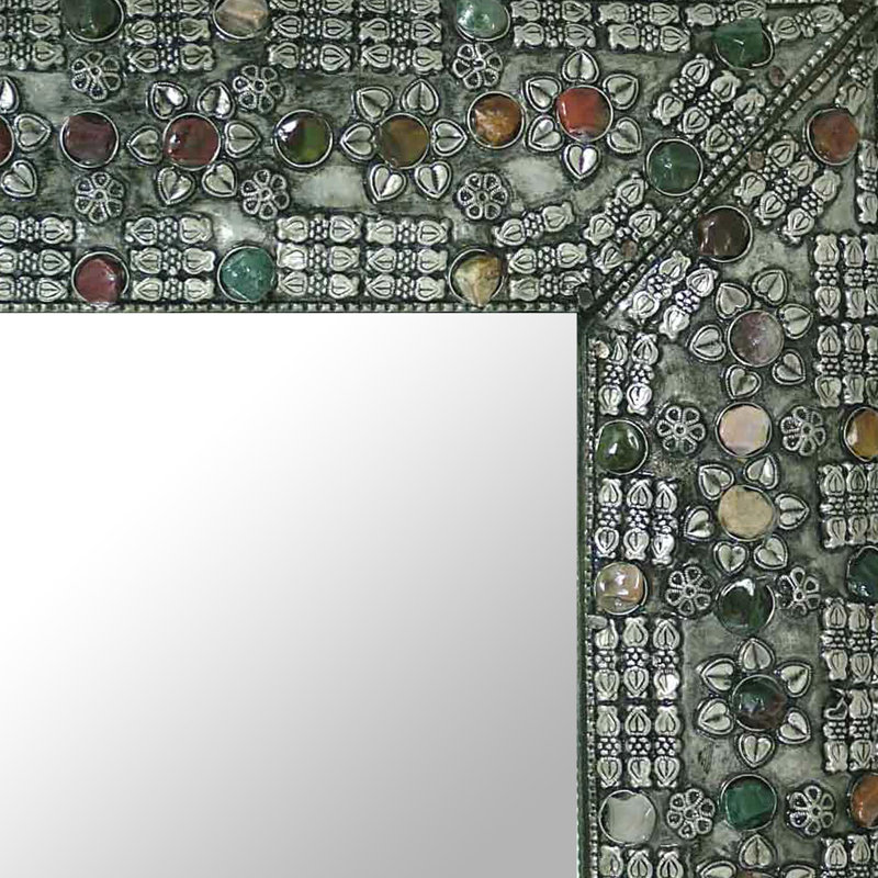Miroir mural en laiton repoussé