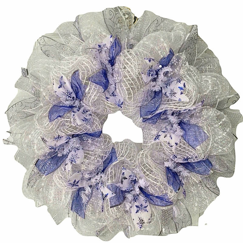 Couronne d'hiver, rubans blancs et bleus