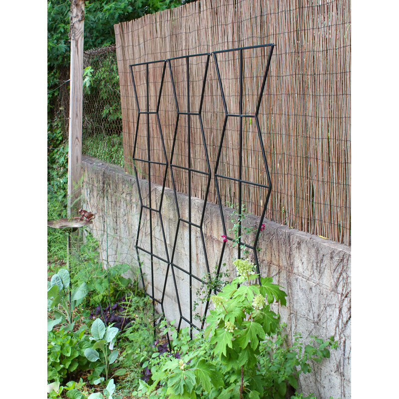 84" Black Wrought Iron Zigzag Outdoor Garden Trellis