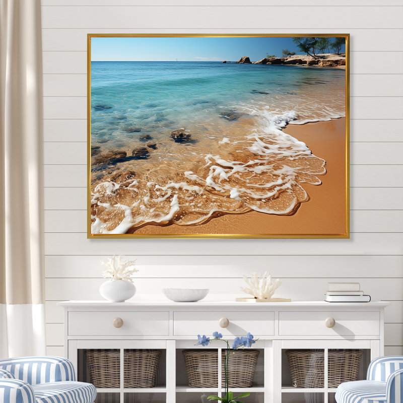 Ombres de rivage sur une belle plage I, H 24 po x l 32 po x P 1 po, Cadre flottant doré