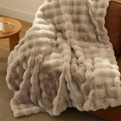 Bedsure Fluffy Faux Fur Twin/TwinXL Blanket – Soft Bubble Blanket for Sofa & Dorm Room – Peyote – Gift for Teen Girls