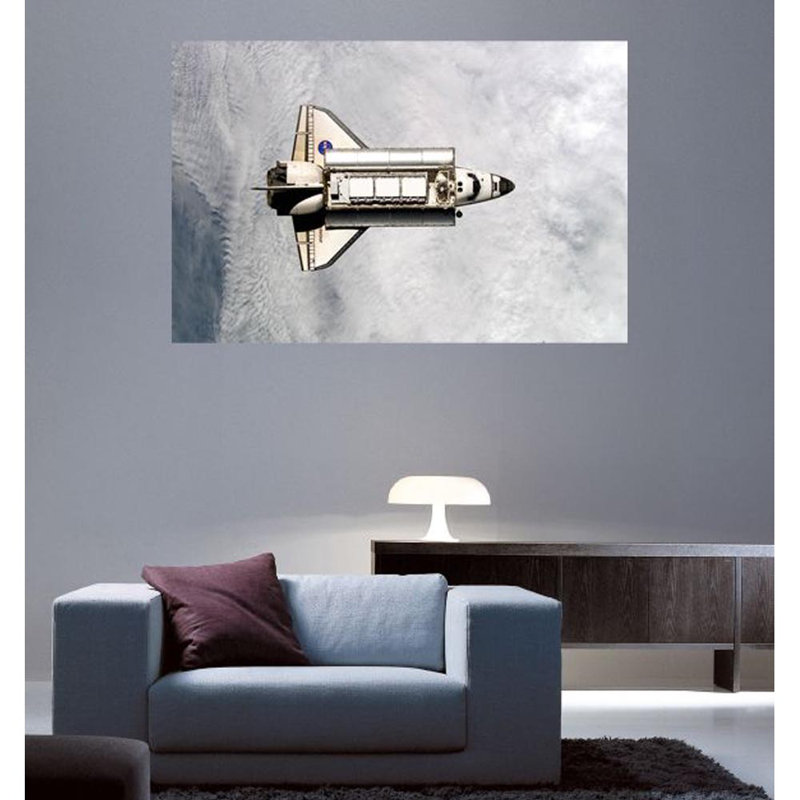Orbiting Endeavour, affiche brillante, H 47,5 po x l 72 po x P 0,1 po