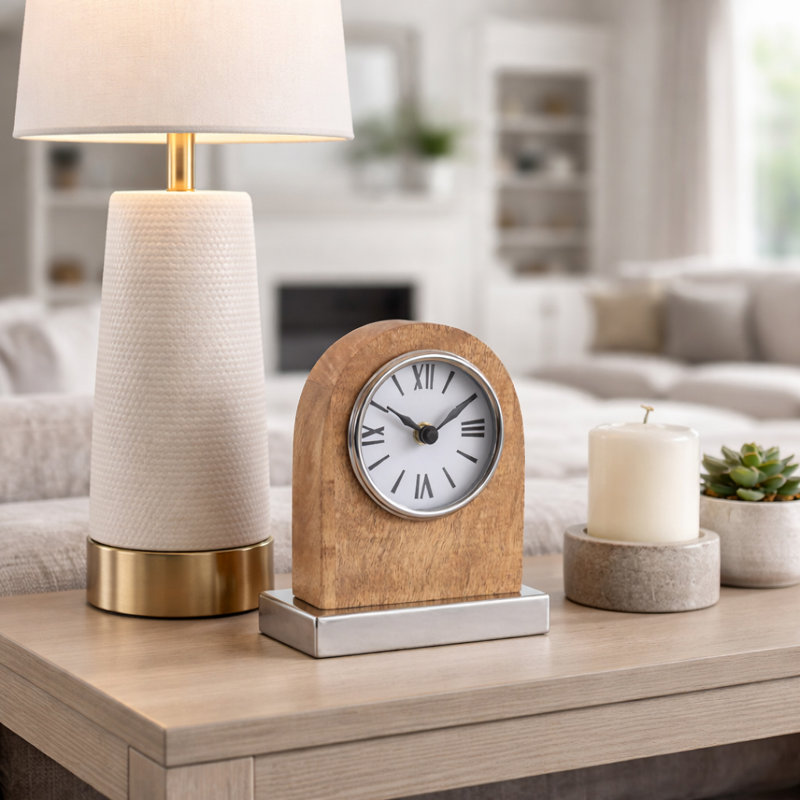 Horloge décorative en bois de manguier avec base en métal pour le style de bureau