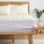 Protège-matelas en duvet synthétique et tissu biologique-492413679