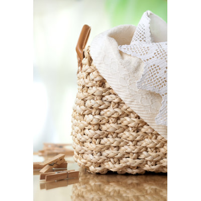 Panier à linge Filoftia sur toile par Magone, photographie