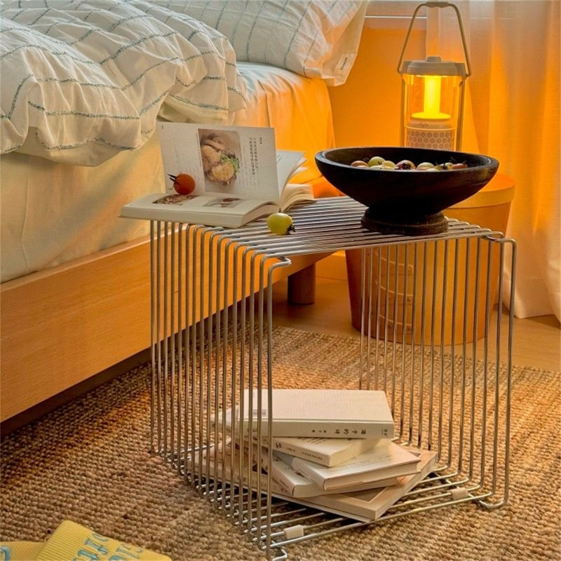Metal Modern Square End Table, Retro Record Stand Magazine Rack Side Table. Suitable for living room, bedroom and study.Silver