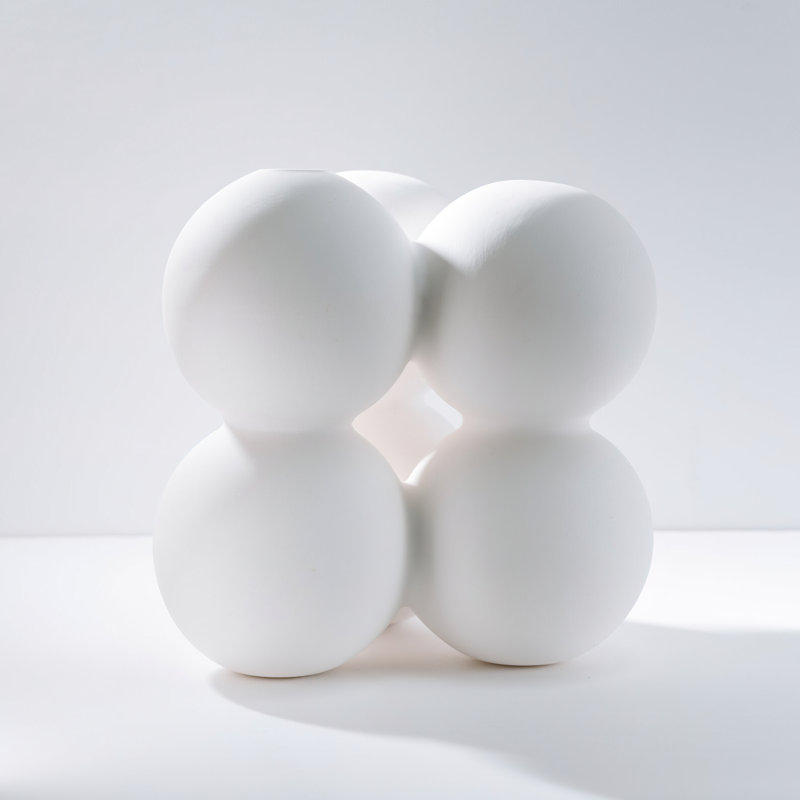 Vase blanc minimaliste moderne