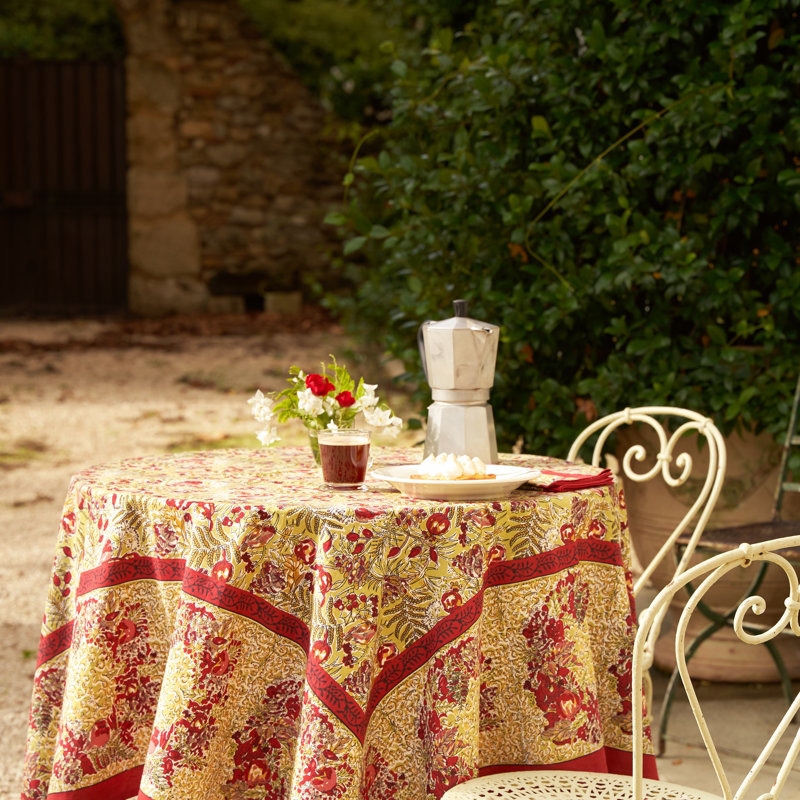 Belote Tablecloth, Red-Green, 70" Round