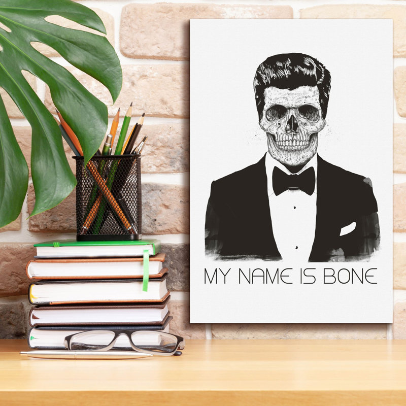 «My Name is Bone» par Balazs Solti, art mural sur toile, H 18 po x l 12 po x P 0,75 po