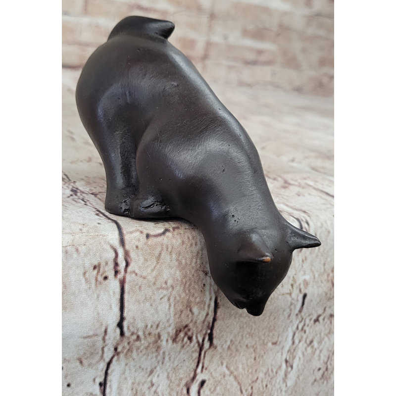 Figurine de chat en bronze signée