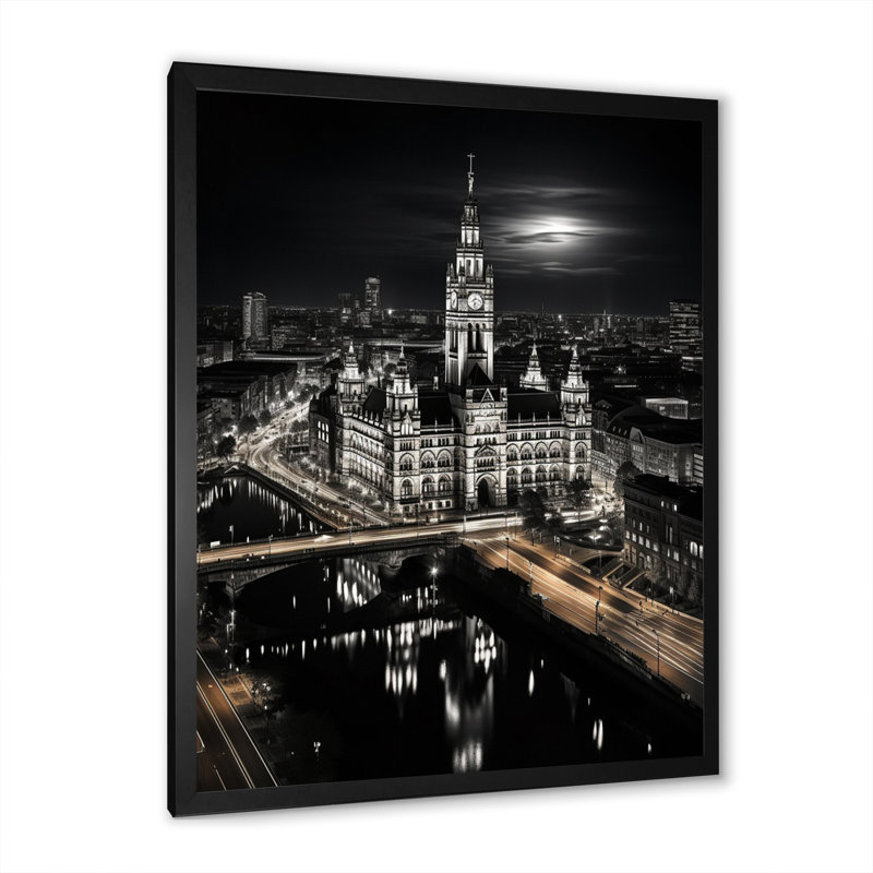 «Laleh Munich Beautiful Cityscape Black», reproduction sur toile, H 20 po x l 12 po x P 1 po, Cadre photo noir