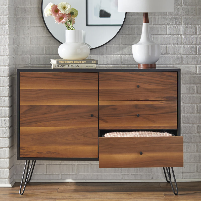 Schutte 41.7'' Sideboard