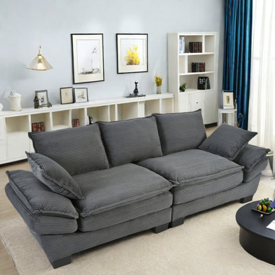 Helmsworth With 2 Decorative Throw Pillows