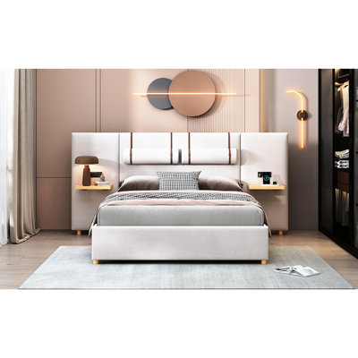 Grand lit tapissier en velours beige