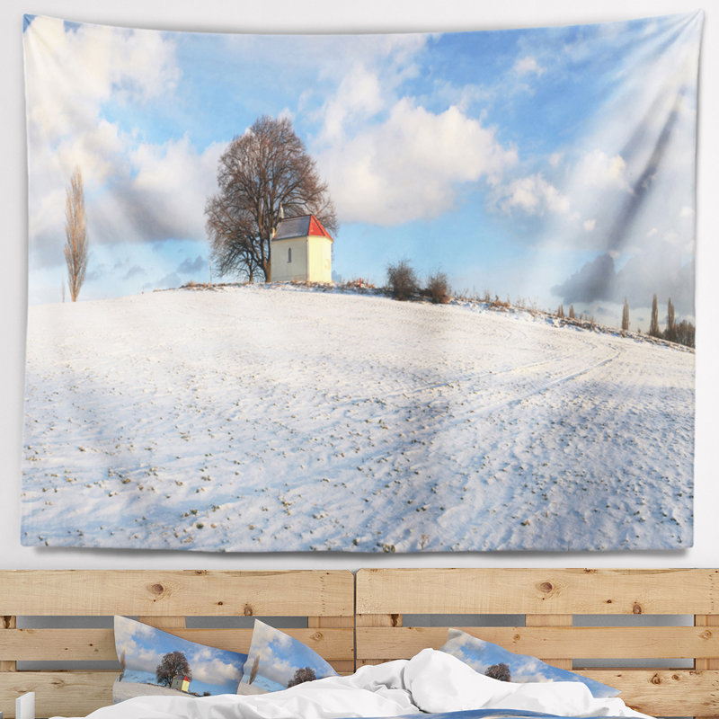 Paysage d'hiver avec tapisserie de la chapelle, H 78 po x l 92 po