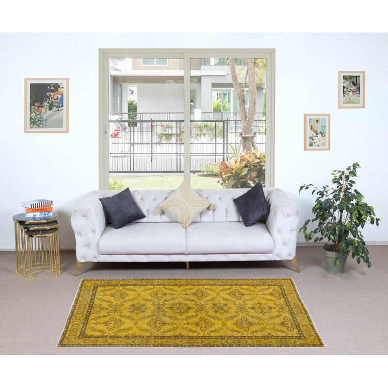 Petit tapis turc fait à la main 3,8 x 6,8 pi avec motif floral jaune surteint