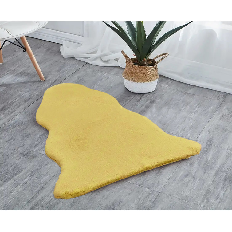 Haevyn Faux Fur Washable Indoor Rug