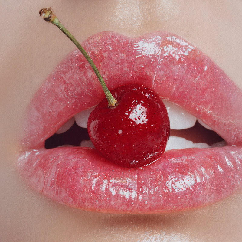 Art mural sur toile tendue Cherry Temptation, L 40 po x H 40 po x P 1,5 po