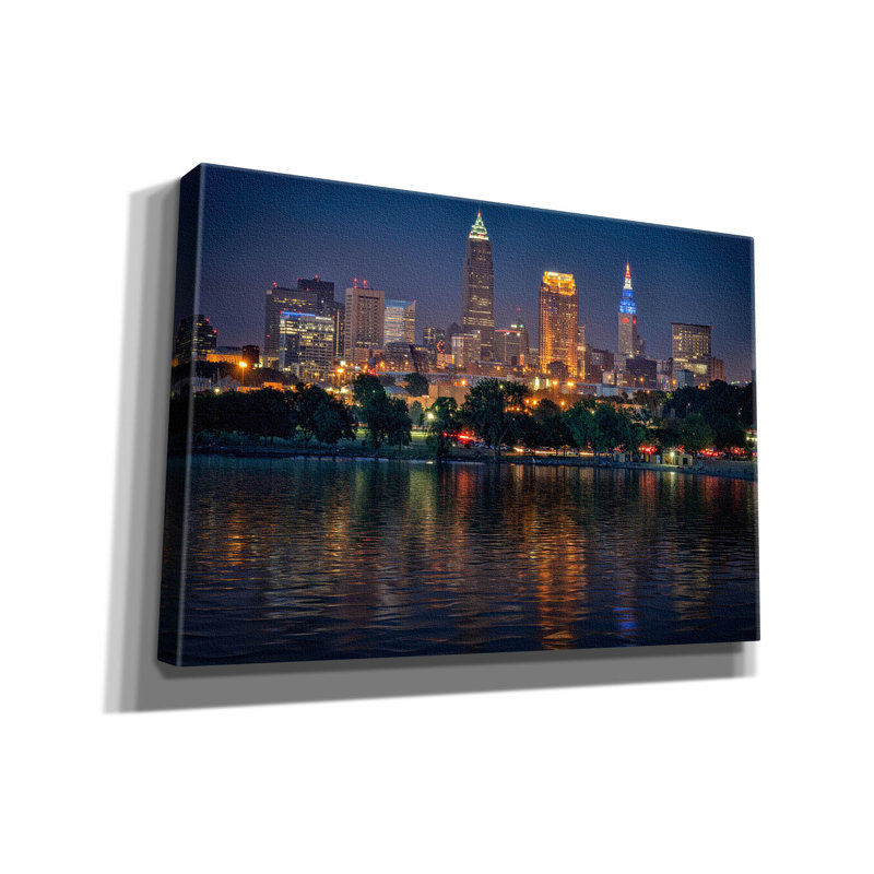 «Cleveland At Night» par Rick Berk, art mural sur toile, H 18 po x l 26 po x P 0,75 po