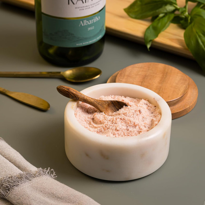 Salière en marbre blanc avec couvercle et cuillère en bois d'acacia Cork & Mill
