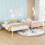Lit double superposé au-dessus de grand lit double-72684084
