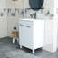 Meuble-lavabo de 24 po avec lavabo, charnières à fermeture en douceur, tablette réglable et finition blanche brillante 24 po