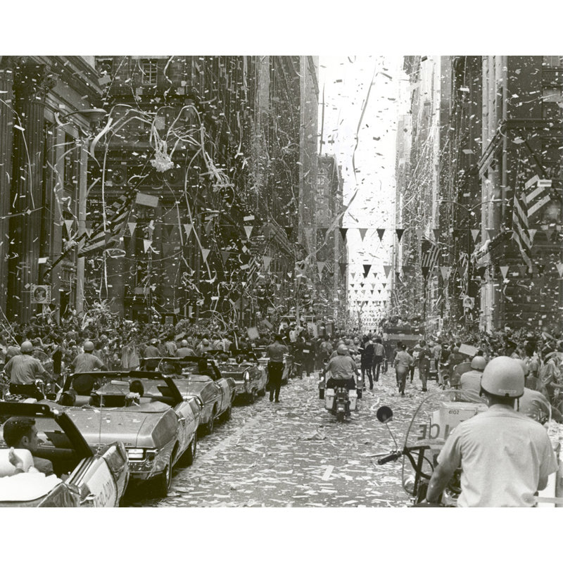 Chicago Parade pour Apollo 11, H 14 po x l 18 po
