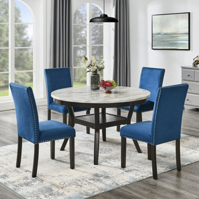 Ensemble de salle à manger 5 pièces Mella - Table ronde en faux marbre avec 4 chaises Parsons en velours bleu, finition espresso foncé