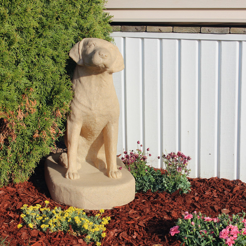 Statue Etta Labrador assise, Grès