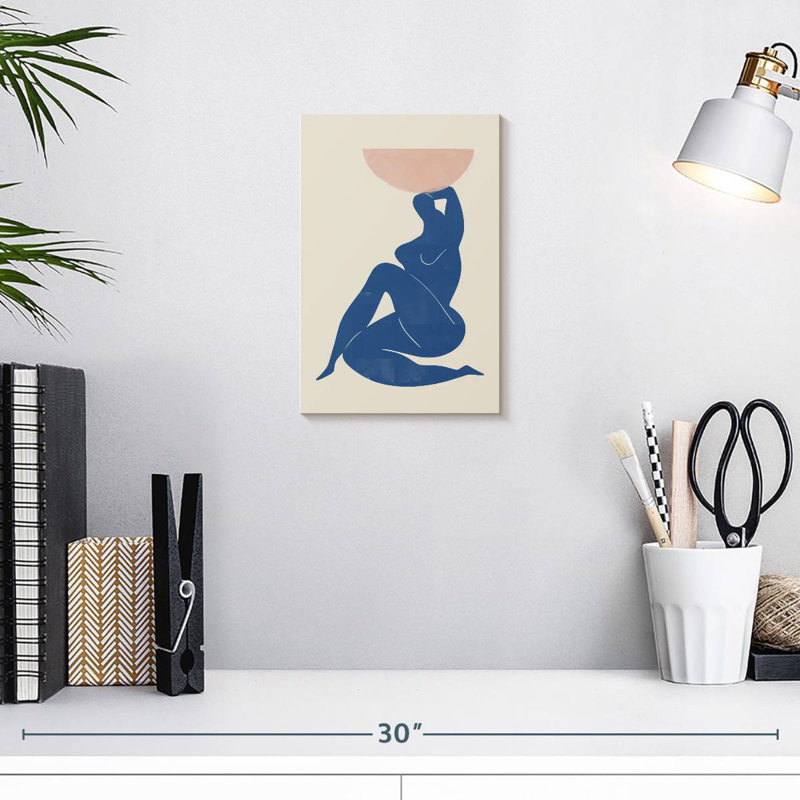 Leisha, femme abstraite avec vase, H 12 po x l 8 po