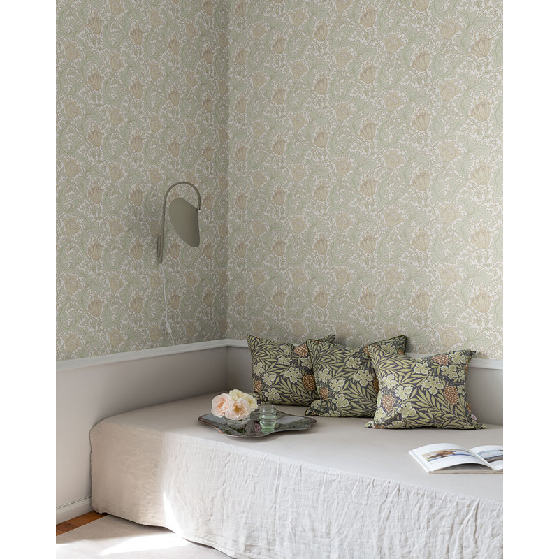 Anemone Floral Wallpaper Roll, Light Green