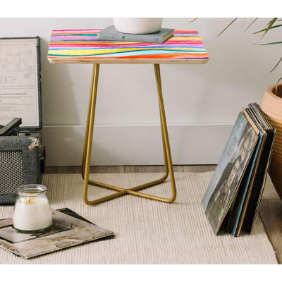 Table de bout à pieds croisés