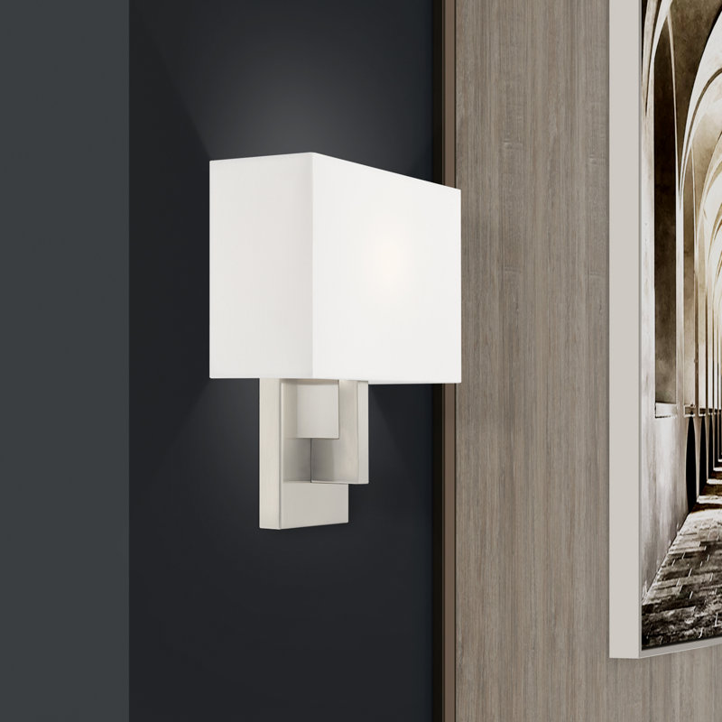 Applique murale 1 lumière Ayeasha ADA, H 12 po x l 11 po x P 3,95 po, Nickel brossé