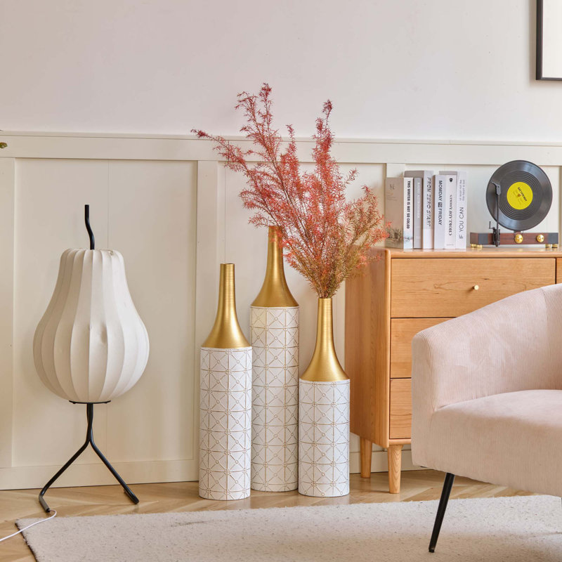 Ensemble de 3 magnifiques grands vases en métal émaillé (H 24 po / 28,7 po / 33,5 po)
