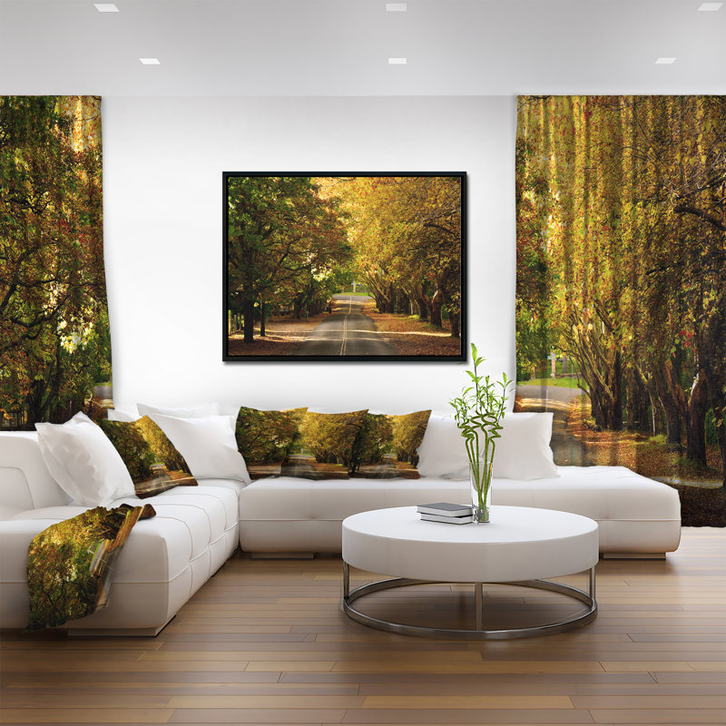 «Road Through Beautiful Green Trees», reproduction de photo sur toile tendue encadrée, H 12 po x l 20 po x P 1 po
